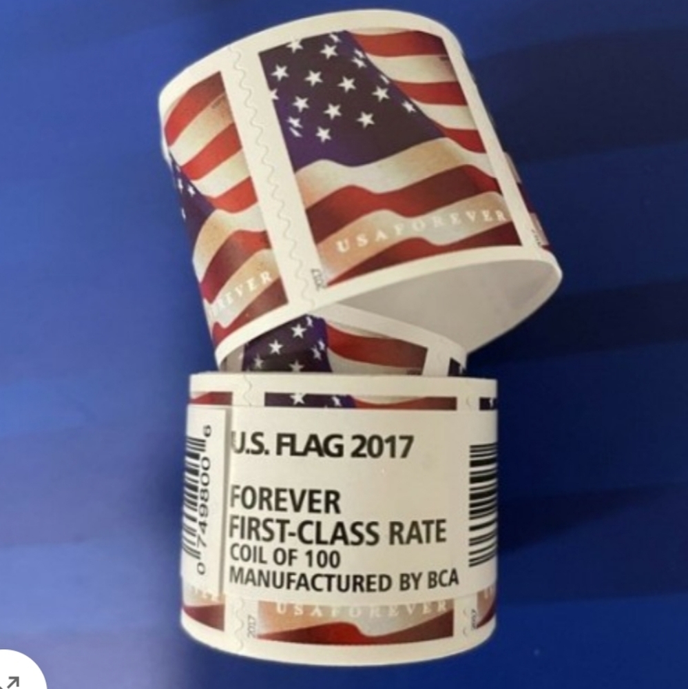 Forever Stamps 1 Roll Of 100 First Class USPS Stamp 2017 U.S. Flag Photo Postage - Picture 2 of 7
